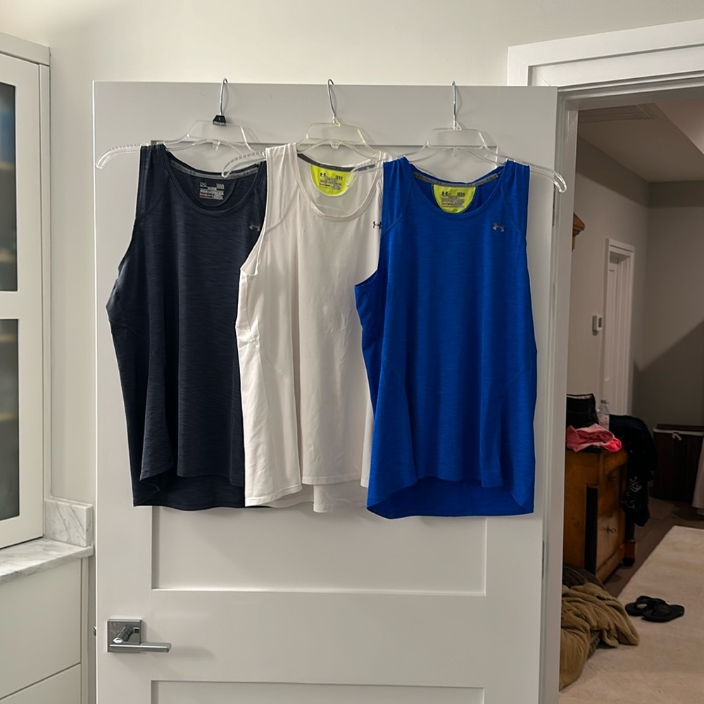 BUNDLE! 3 Under Armour Heat Gear Tanks.  Size Large